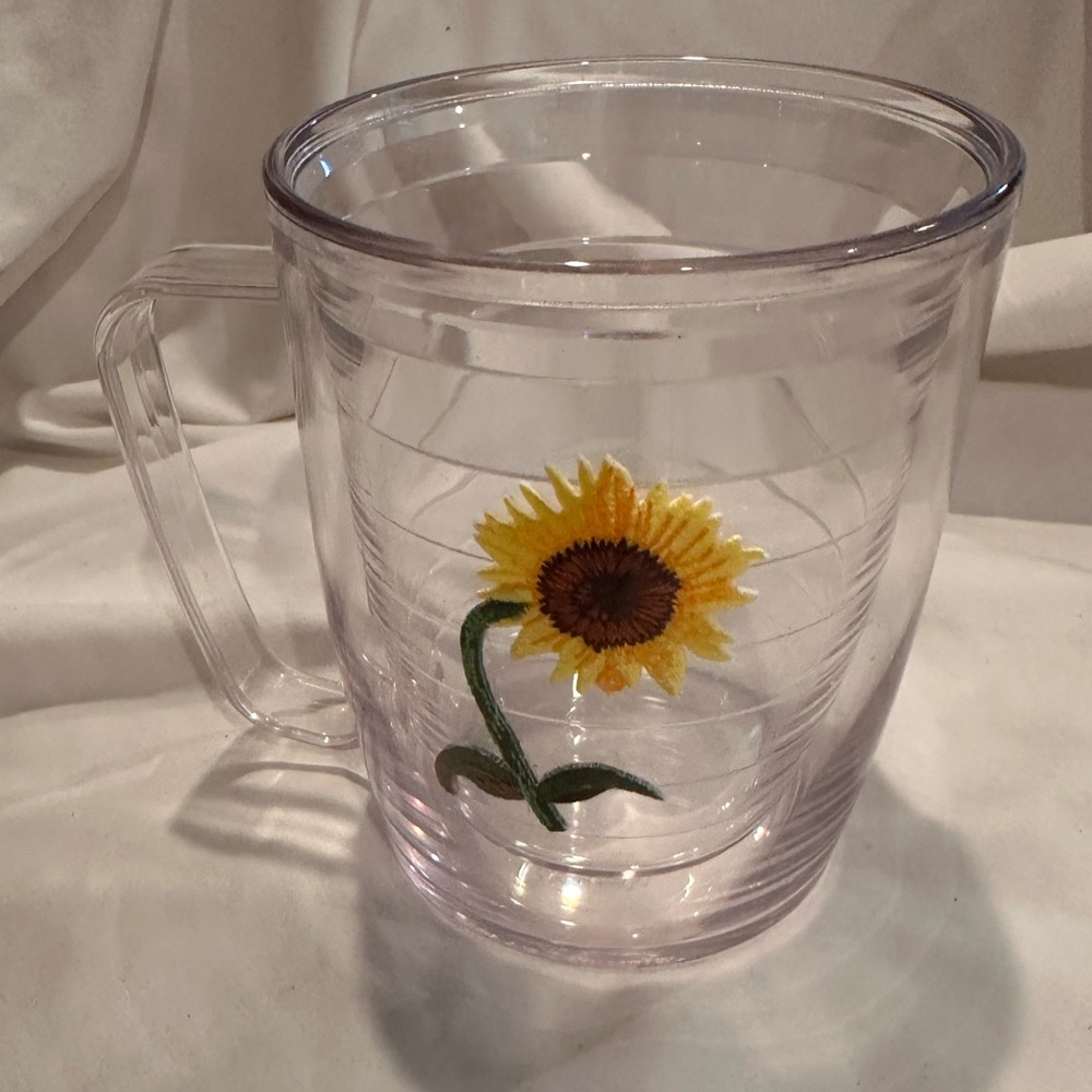 Tervis Tumbler Sunflower 15-Ounce Mug.